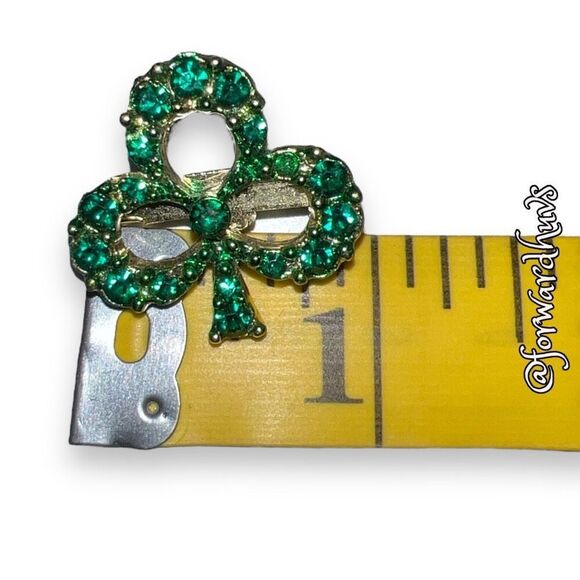 Bundle Sale 3 for $15 | Gold Tone Three-Leaf Clover Brooch - Picture 6 of 8